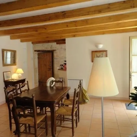 House Les Mirepoises Ferienhaus *