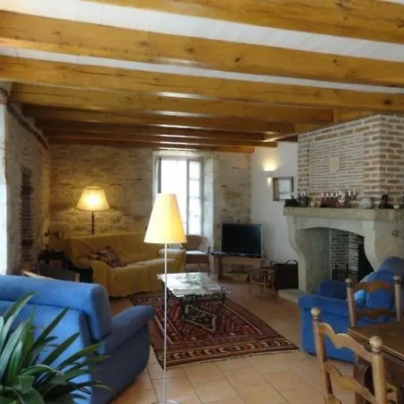 House Les Mirepoises Ferienhaus *
